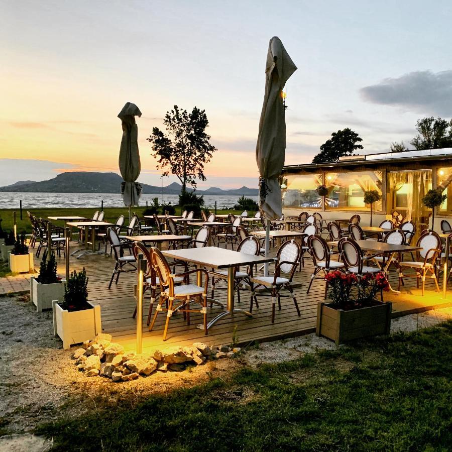 Napsugar Club Es Panzio Bed & Breakfast Fonyód Eksteriør bilde